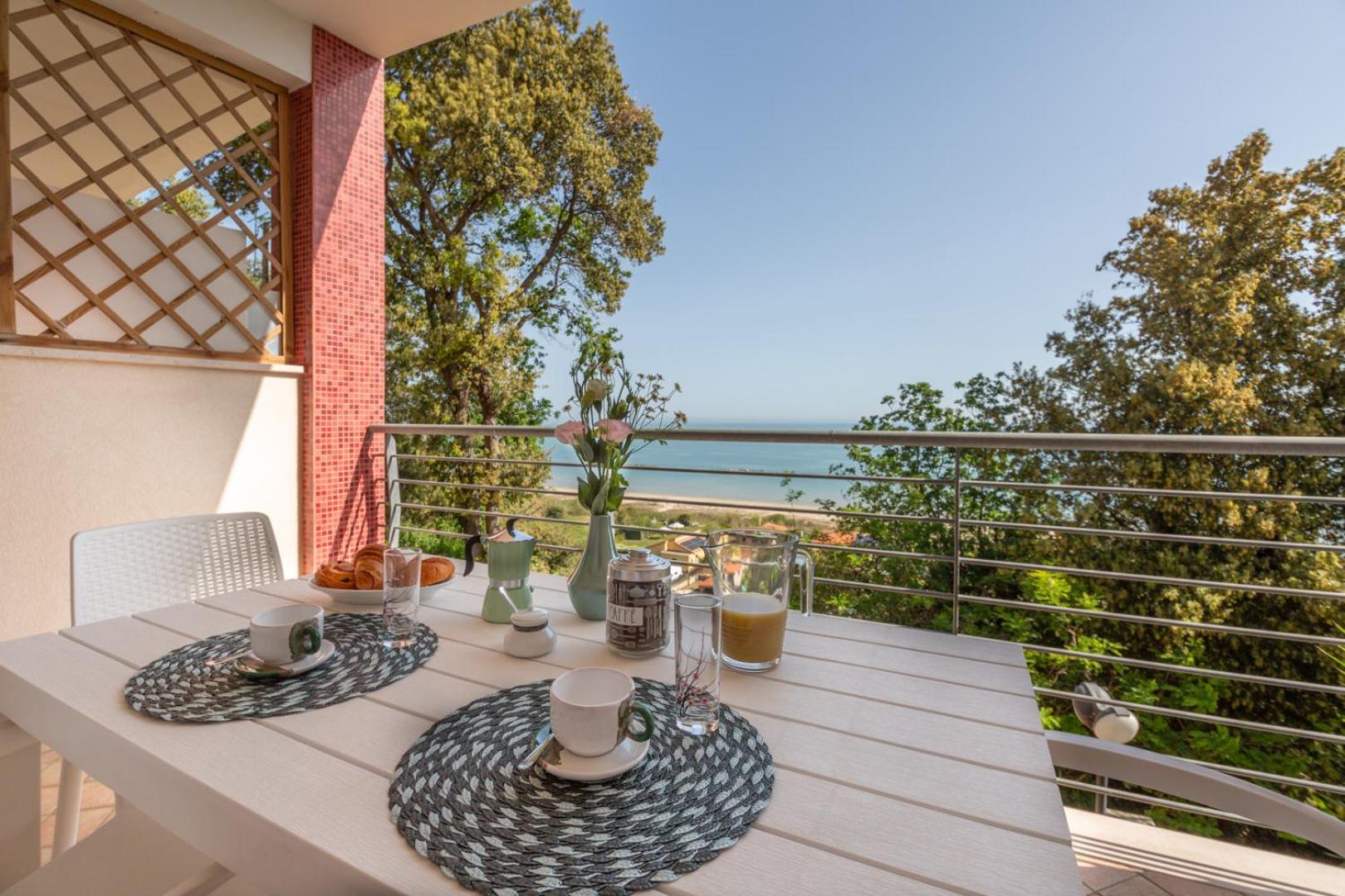 Abruzzodamare Amazing Apartments With Romantic Sea View Франкавилла-аль-Маре Экстерьер фото